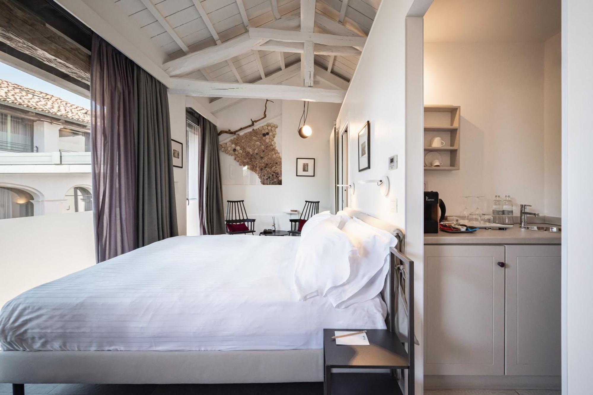 Uve Rooms&Wine Bar La Morra Buitenkant foto
