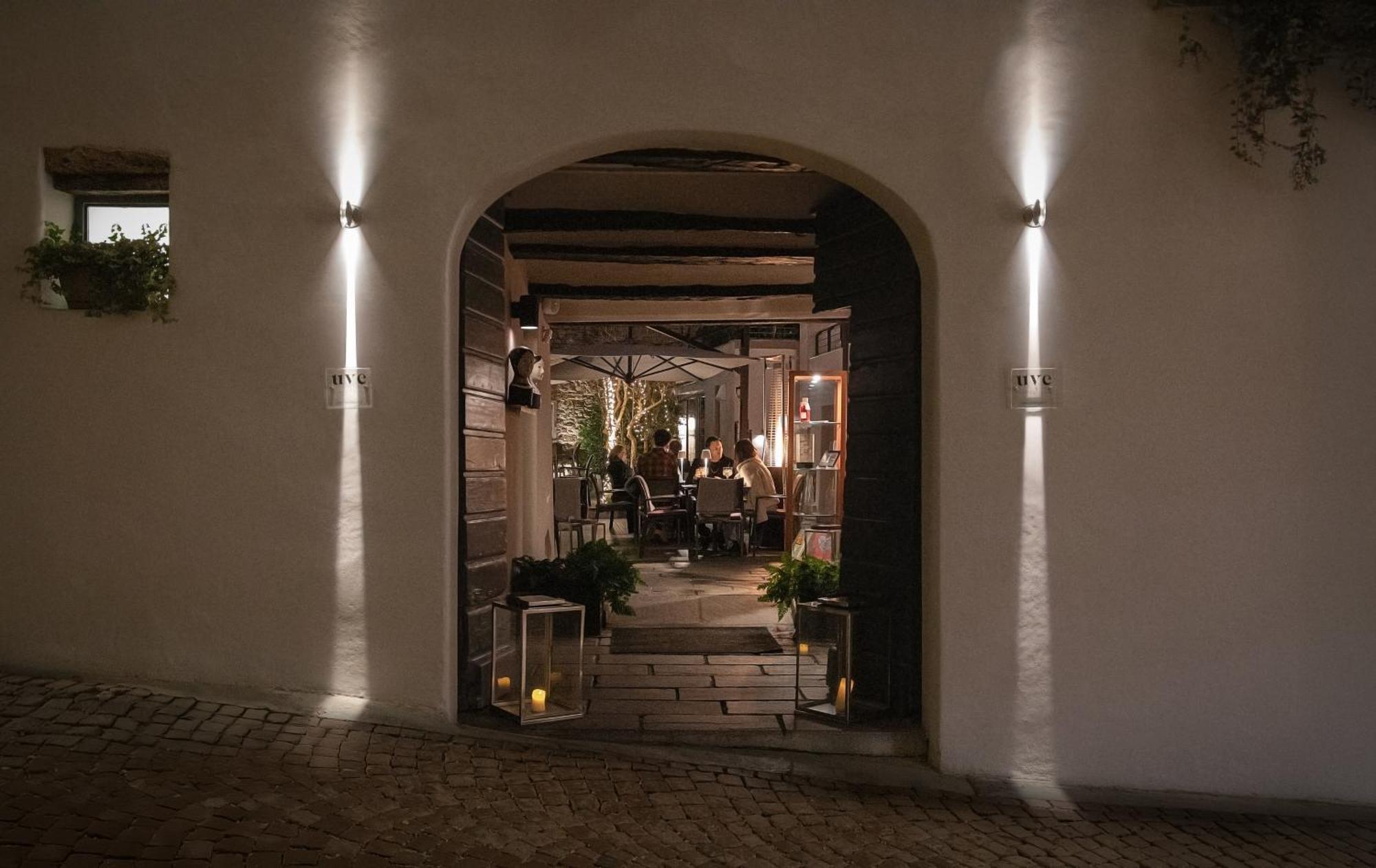 Uve Rooms&Wine Bar La Morra Buitenkant foto