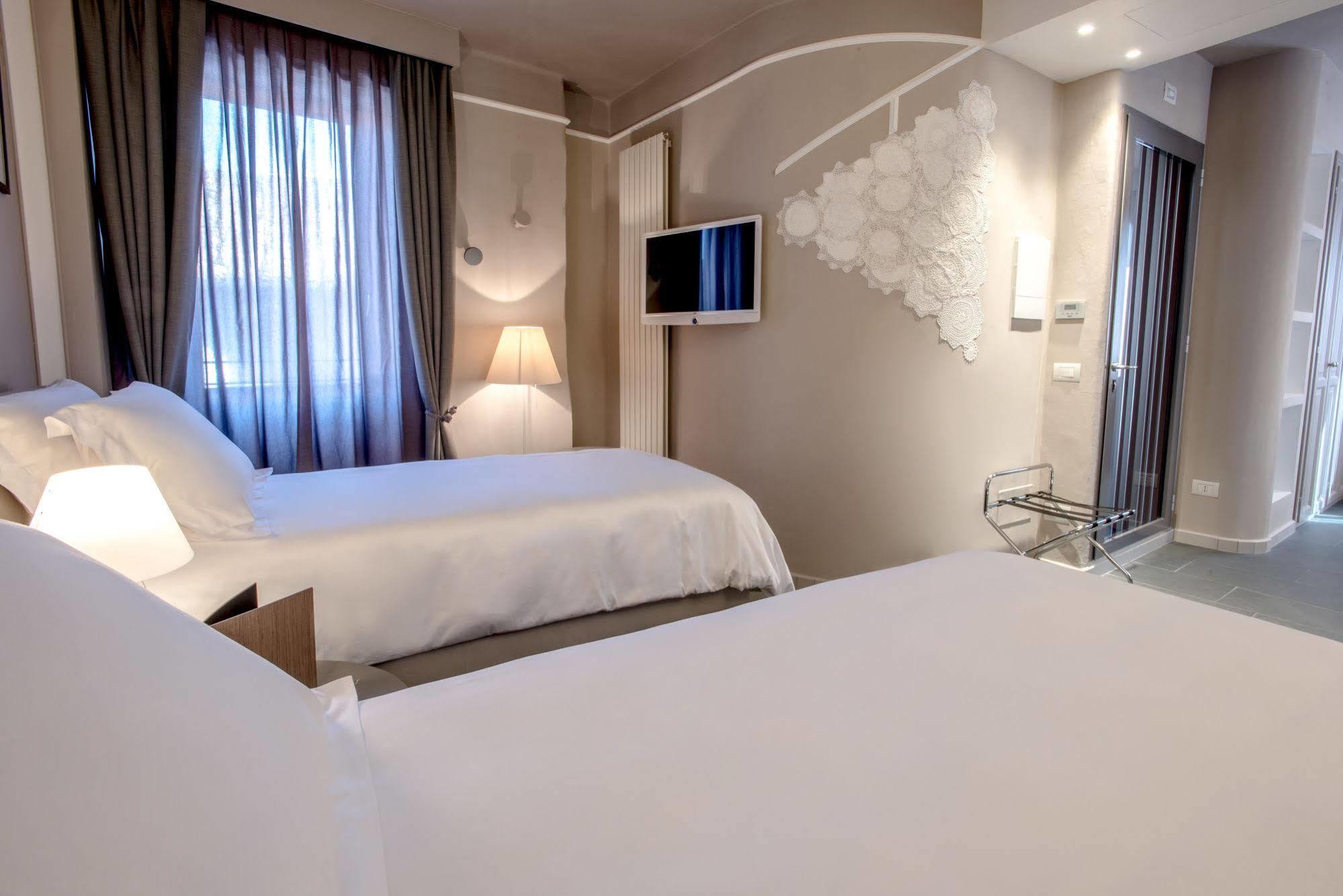 Uve Rooms&Wine Bar La Morra Buitenkant foto