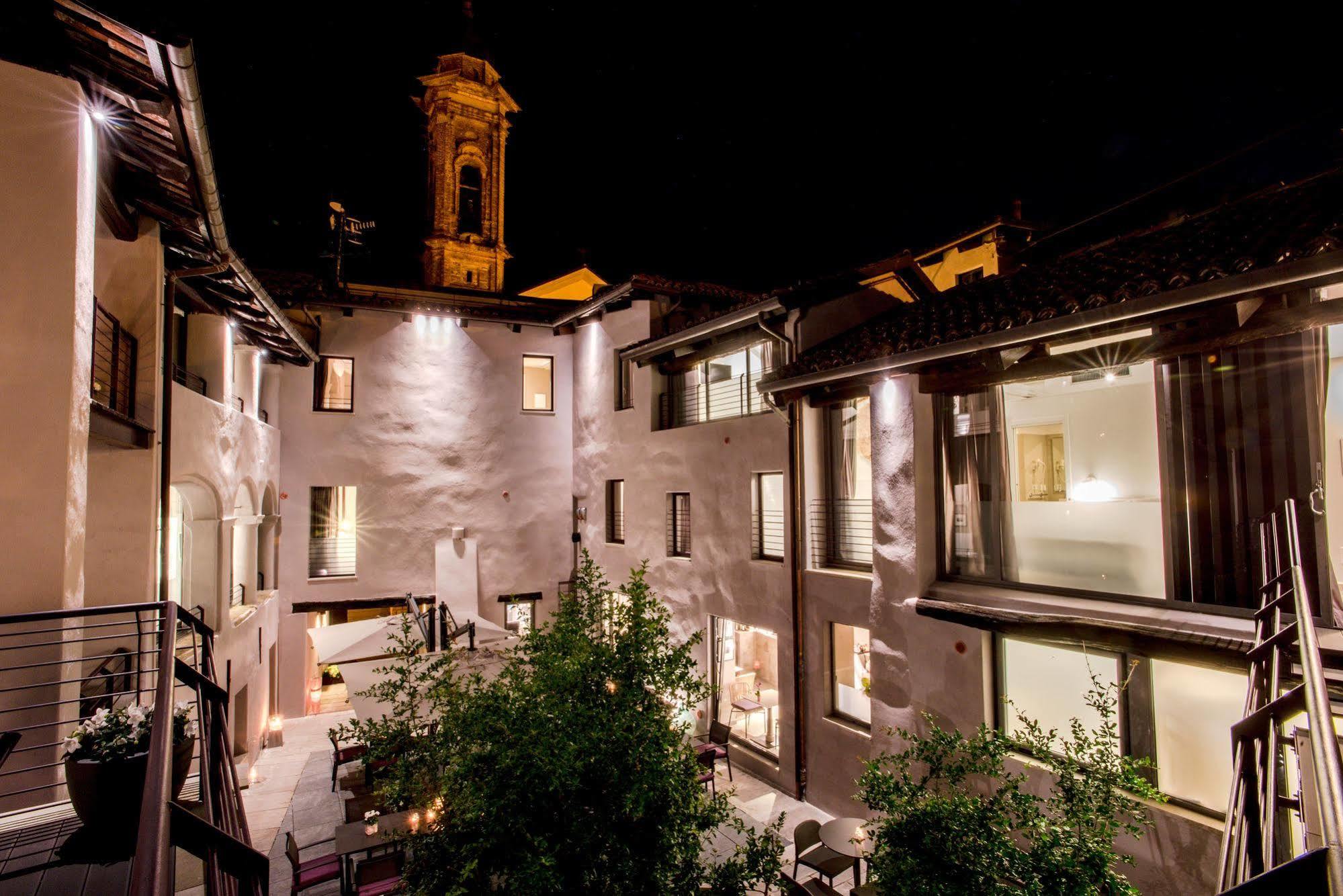 Uve Rooms&Wine Bar La Morra Buitenkant foto