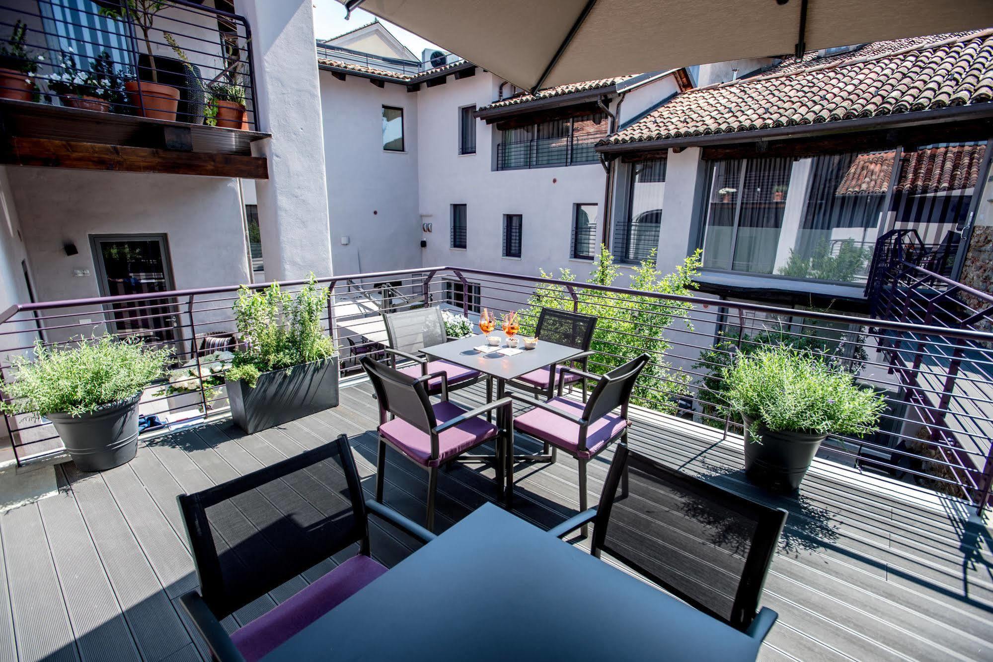 Uve Rooms&Wine Bar La Morra Buitenkant foto